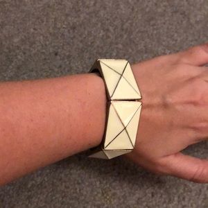 Stretchy white and gold chunky bracelet